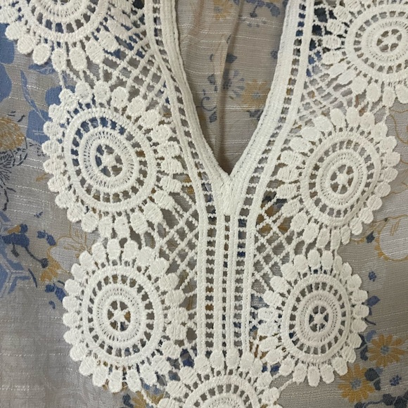 Plus 1x top handkerchief hem top - Picture 2 of 13